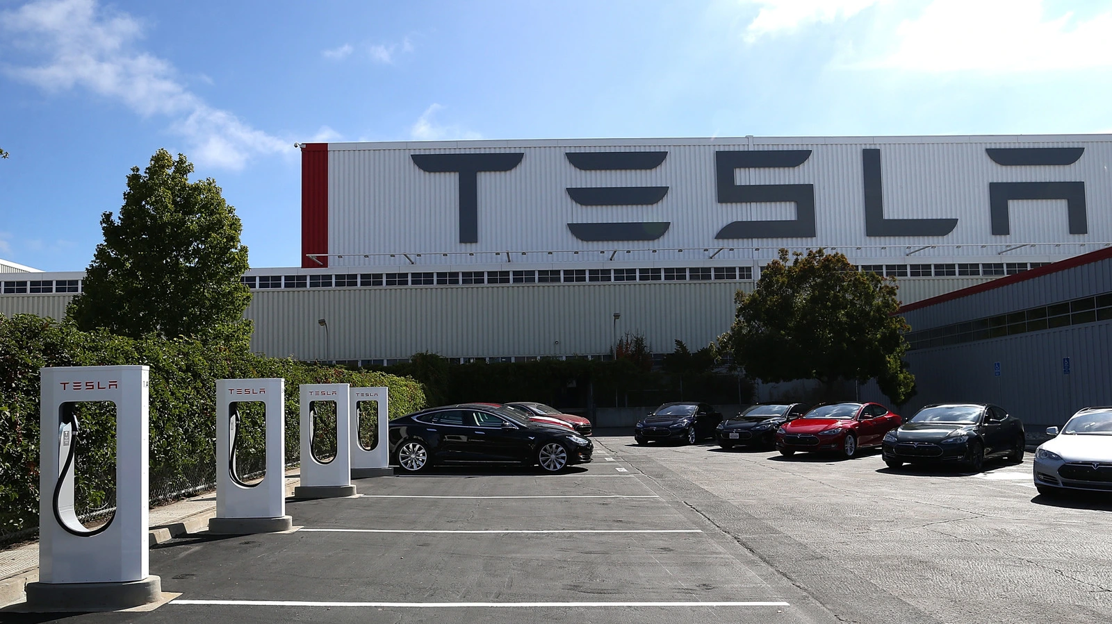 Elon Musk Is Shutting Down The Government Loan Office That Gave Him The Money To Grow Tesla - Jalopnik